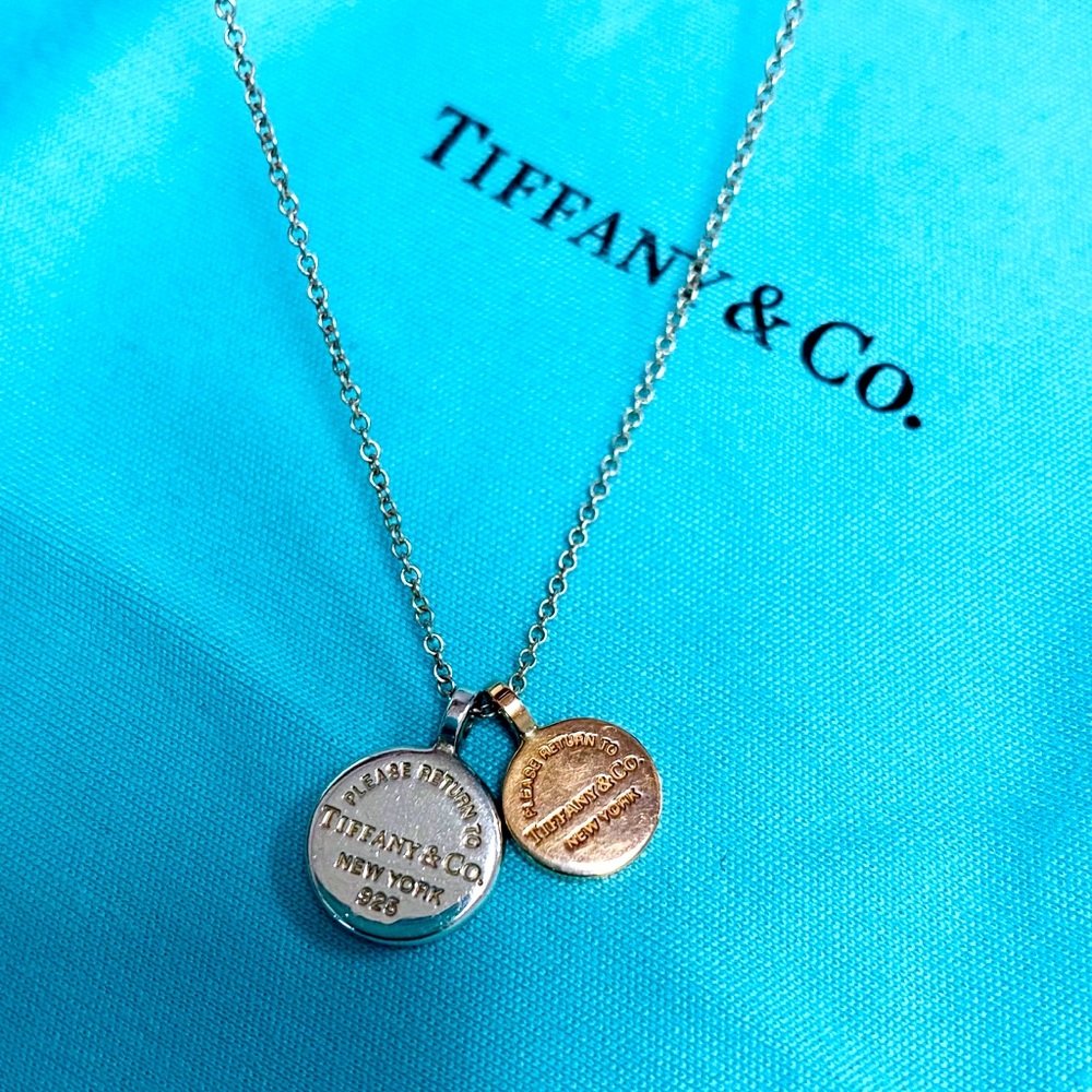 Tiffany & Co Return to Tiff. Double Round Pendent